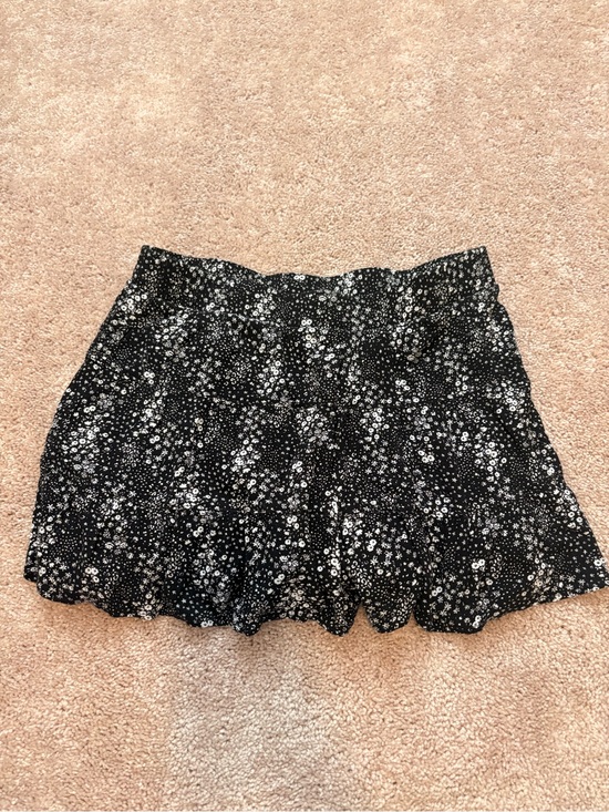 Sky and Sparrow Pants - Women's Black Floral Mini Skort
